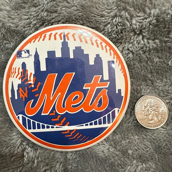 Vintage 60s 70’s 80’s MLB New York Mets Baseball Souvenir Pin Back Button - Picture 2 of 3